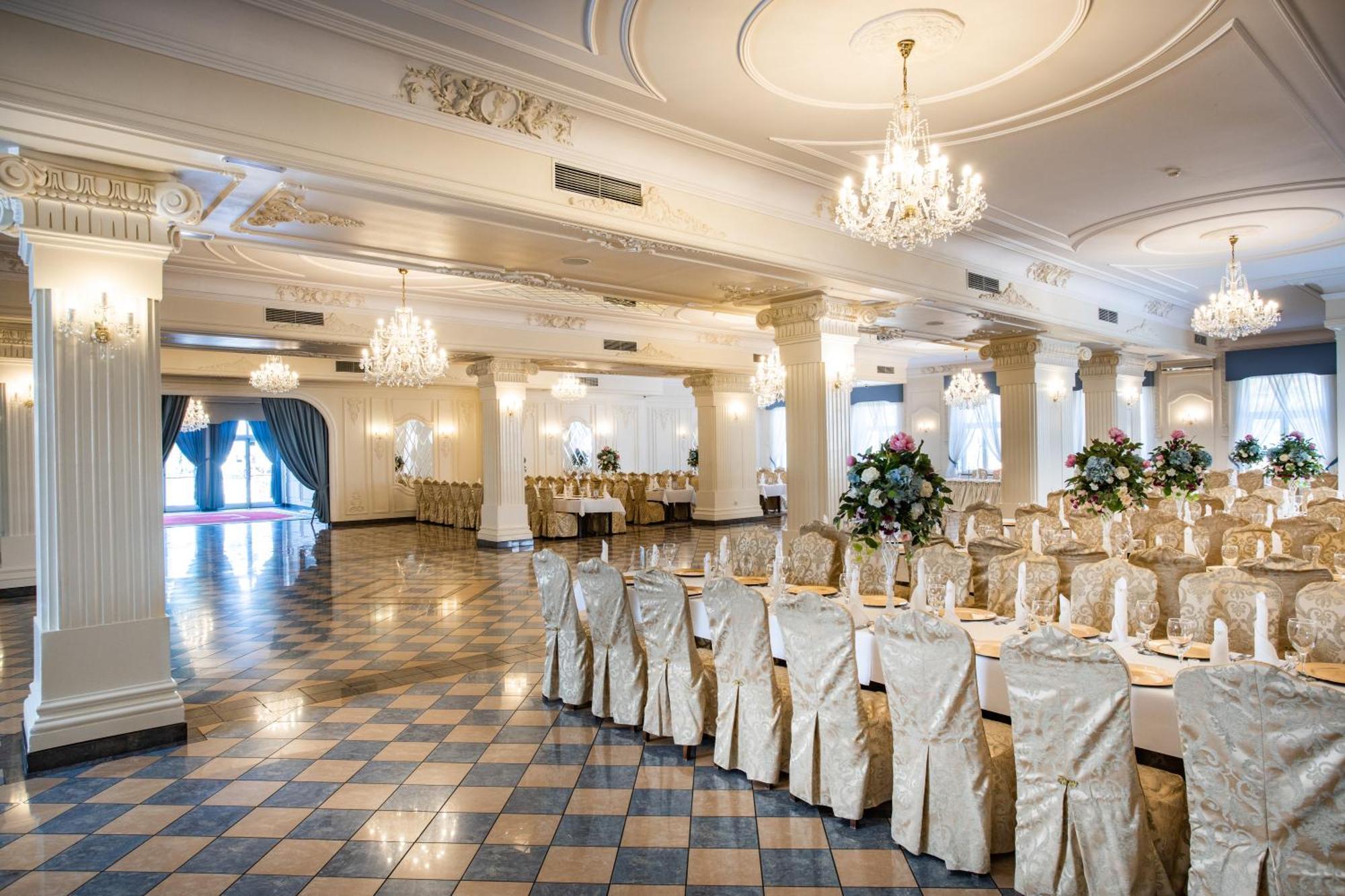 Dwor Czarneckiego Hotel Porosly ภายนอก รูปภาพ