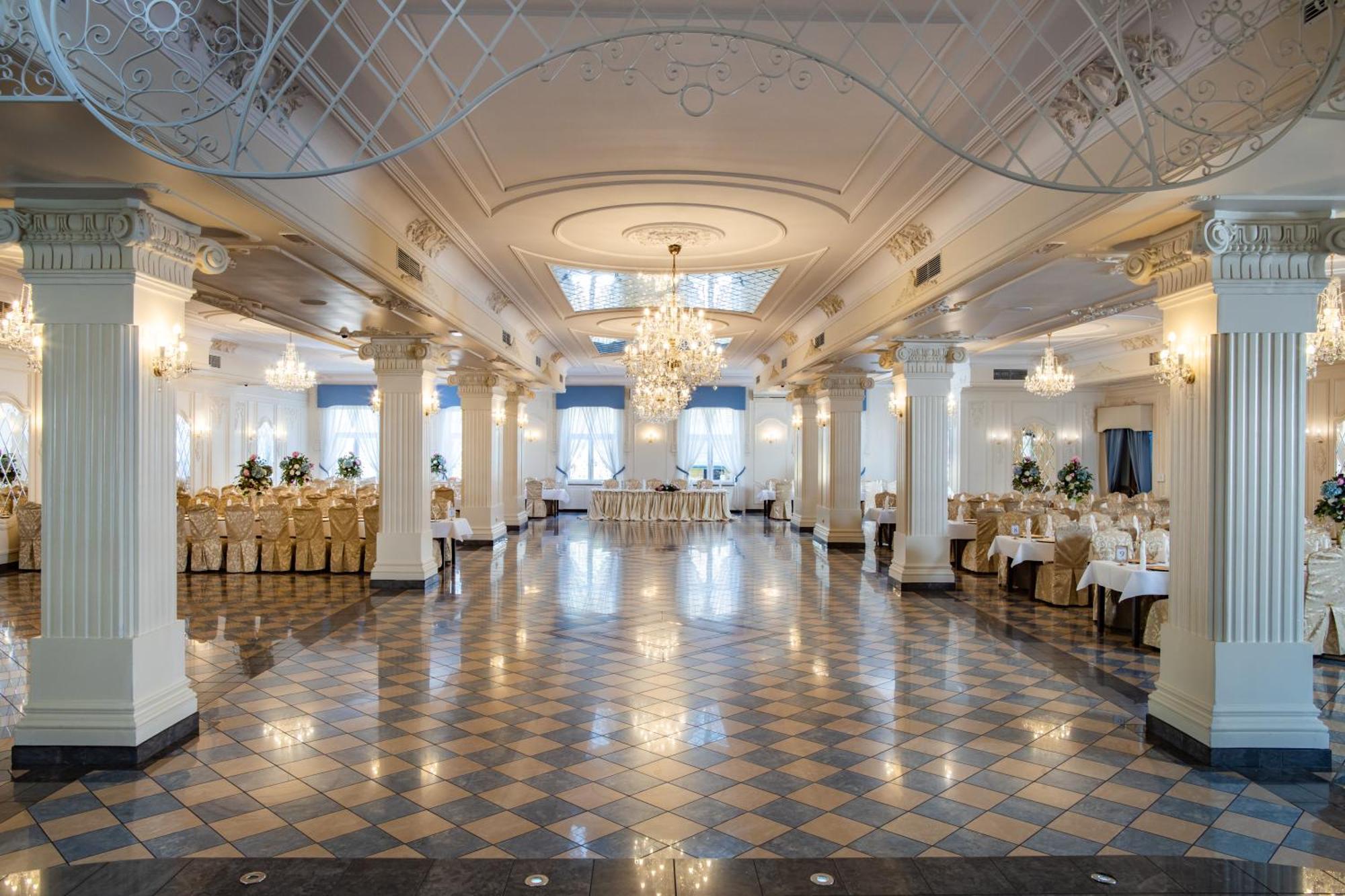 Dwor Czarneckiego Hotel Porosly ภายนอก รูปภาพ