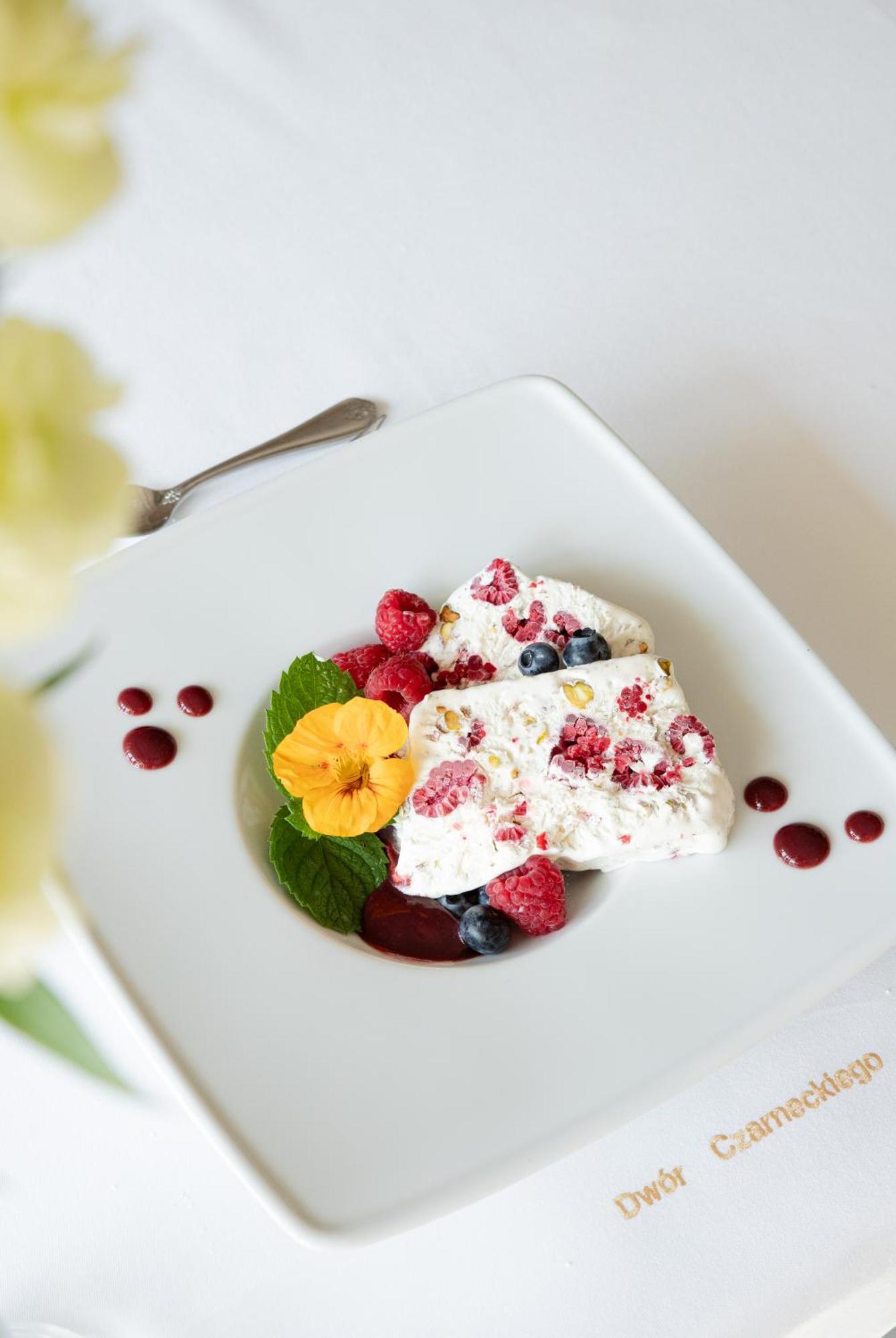 Dwor Czarneckiego Hotel Porosly ภายนอก รูปภาพ
