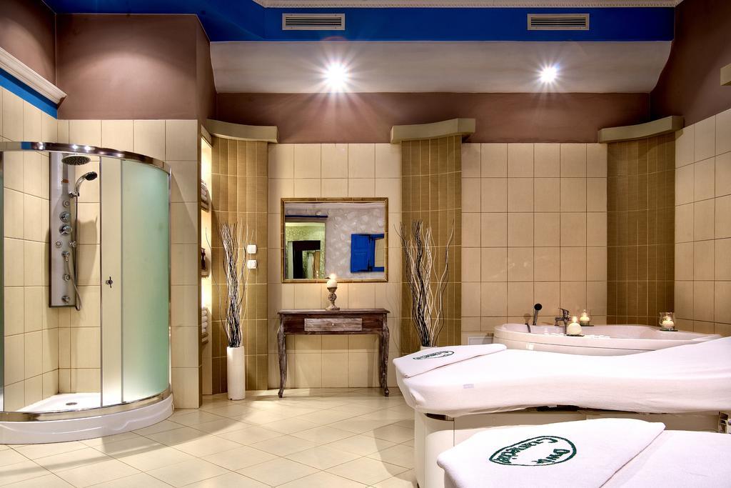 Dwor Czarneckiego Hotel Porosly ภายนอก รูปภาพ