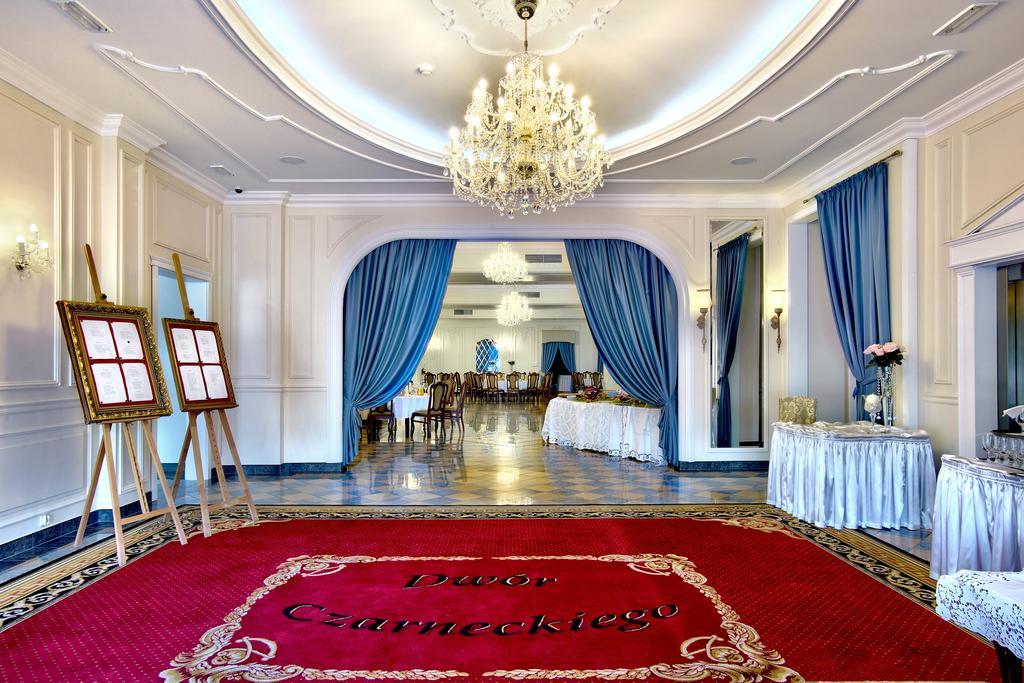 Dwor Czarneckiego Hotel Porosly ภายนอก รูปภาพ