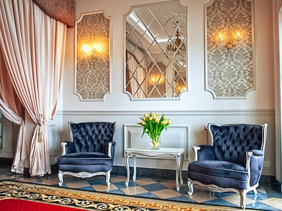Dwor Czarneckiego Hotel Porosly ภายนอก รูปภาพ