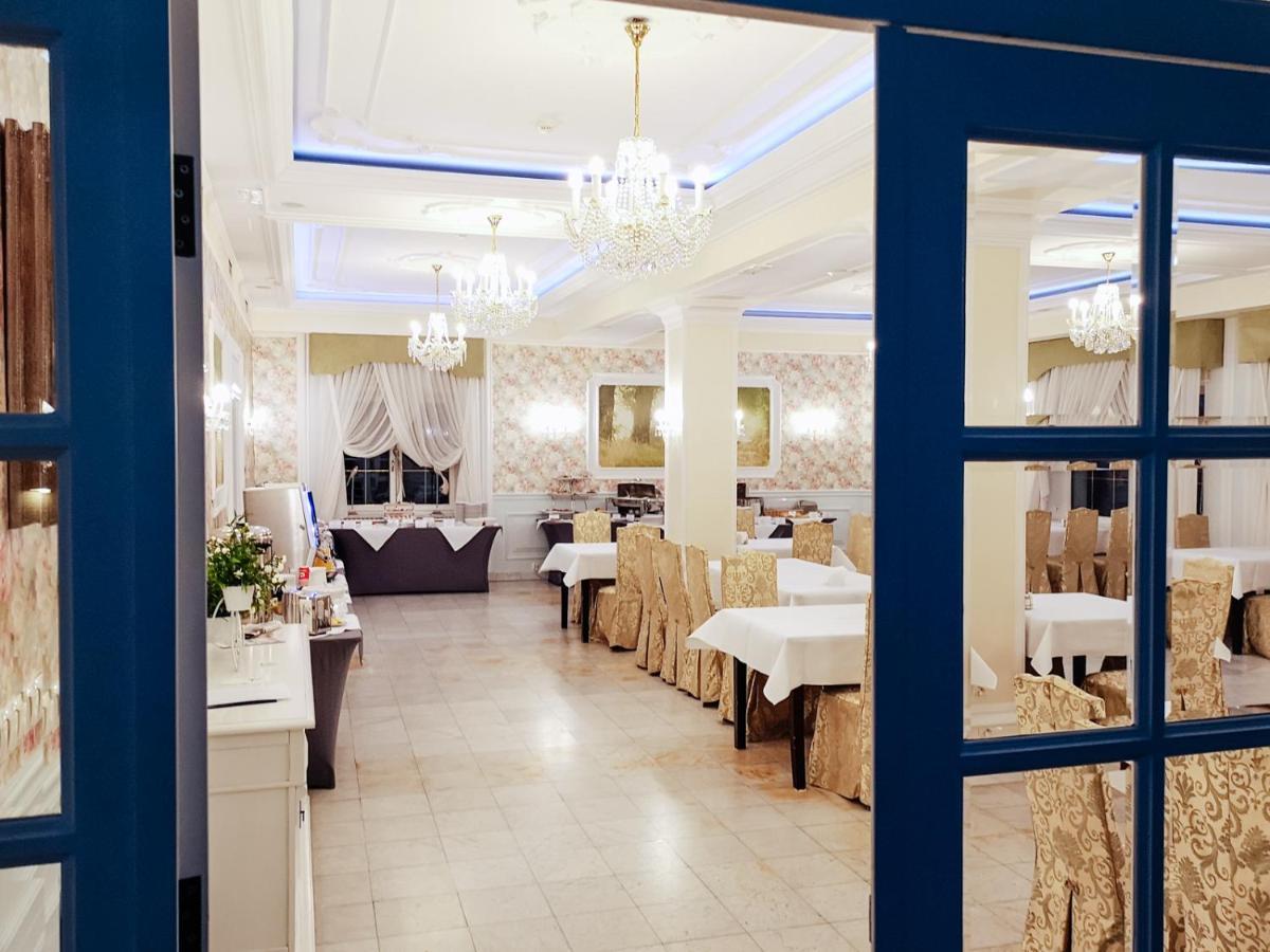Dwor Czarneckiego Hotel Porosly ภายนอก รูปภาพ