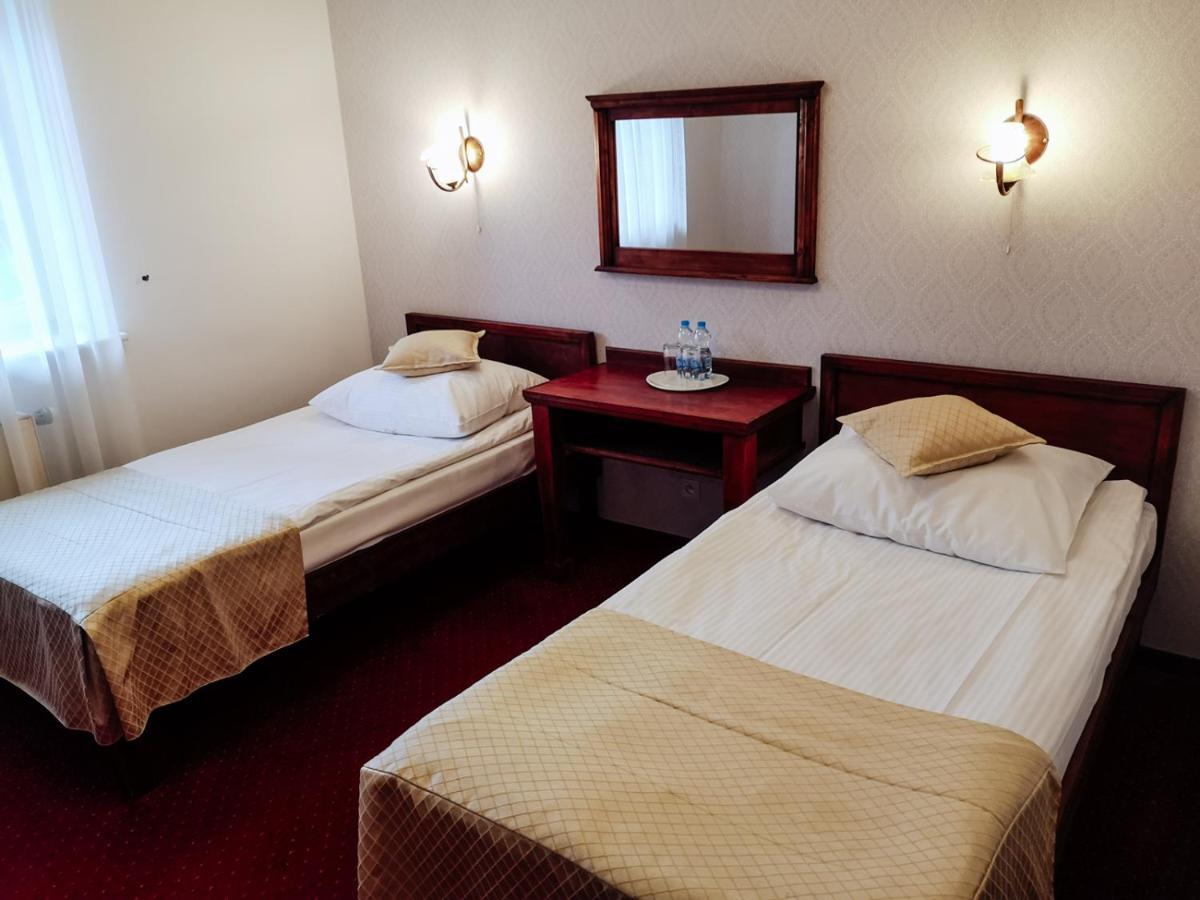 Dwor Czarneckiego Hotel Porosly ภายนอก รูปภาพ